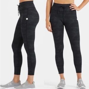 Vuori Daily Legging Black Camo Sz S